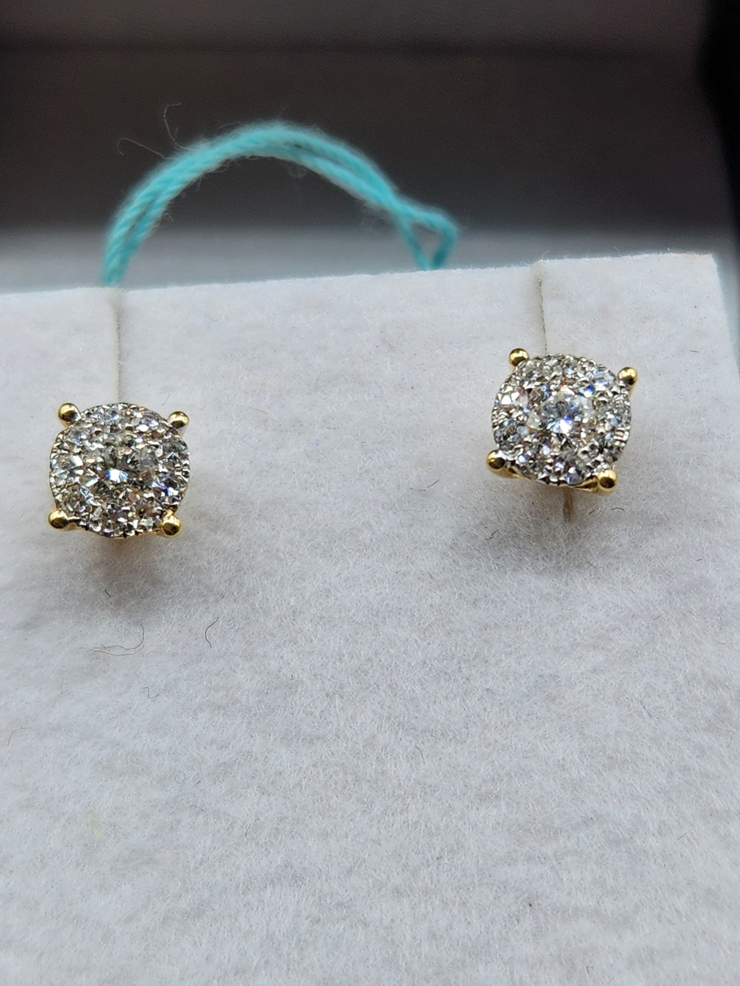 Boucles d'oreille cluster en or jaune 18kt et diamants