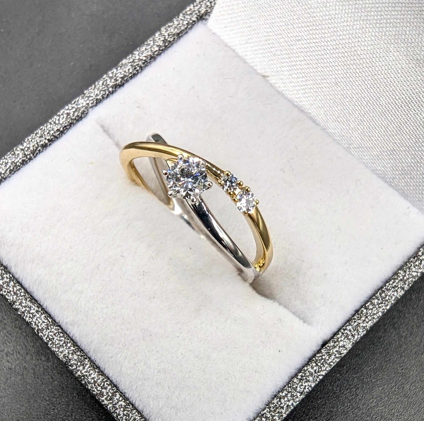 Bague croisée en or 2 tons avec diamants de laboratoires