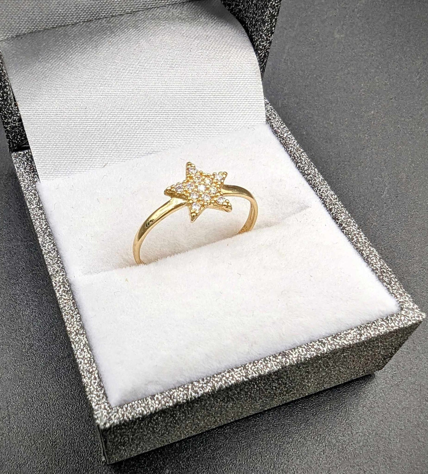 Bague étoile en or jaune