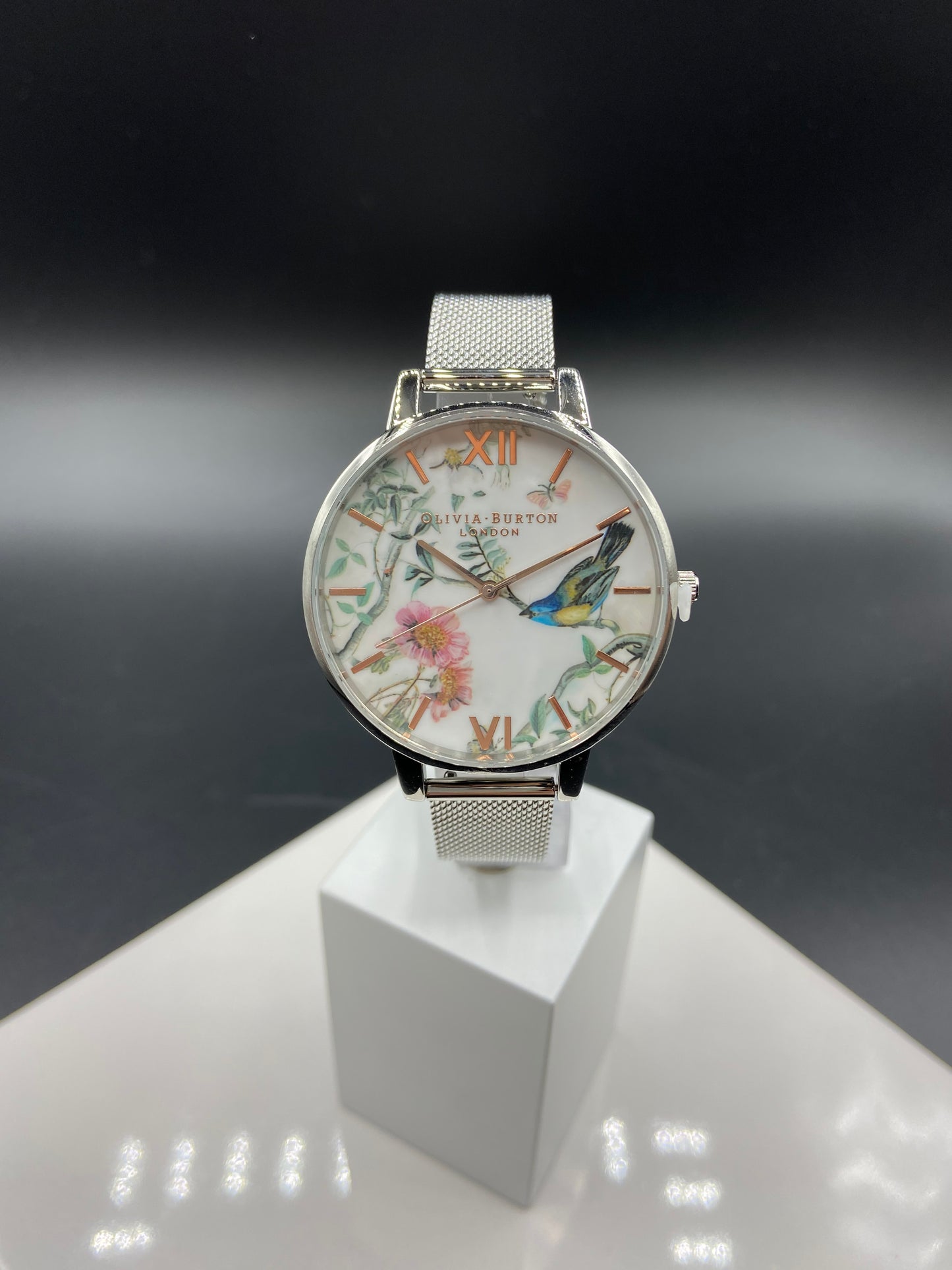 Montre Olivia Burton avec cadran floral et bracelet metallique - Bijouterie Jean-Claude Gagnon